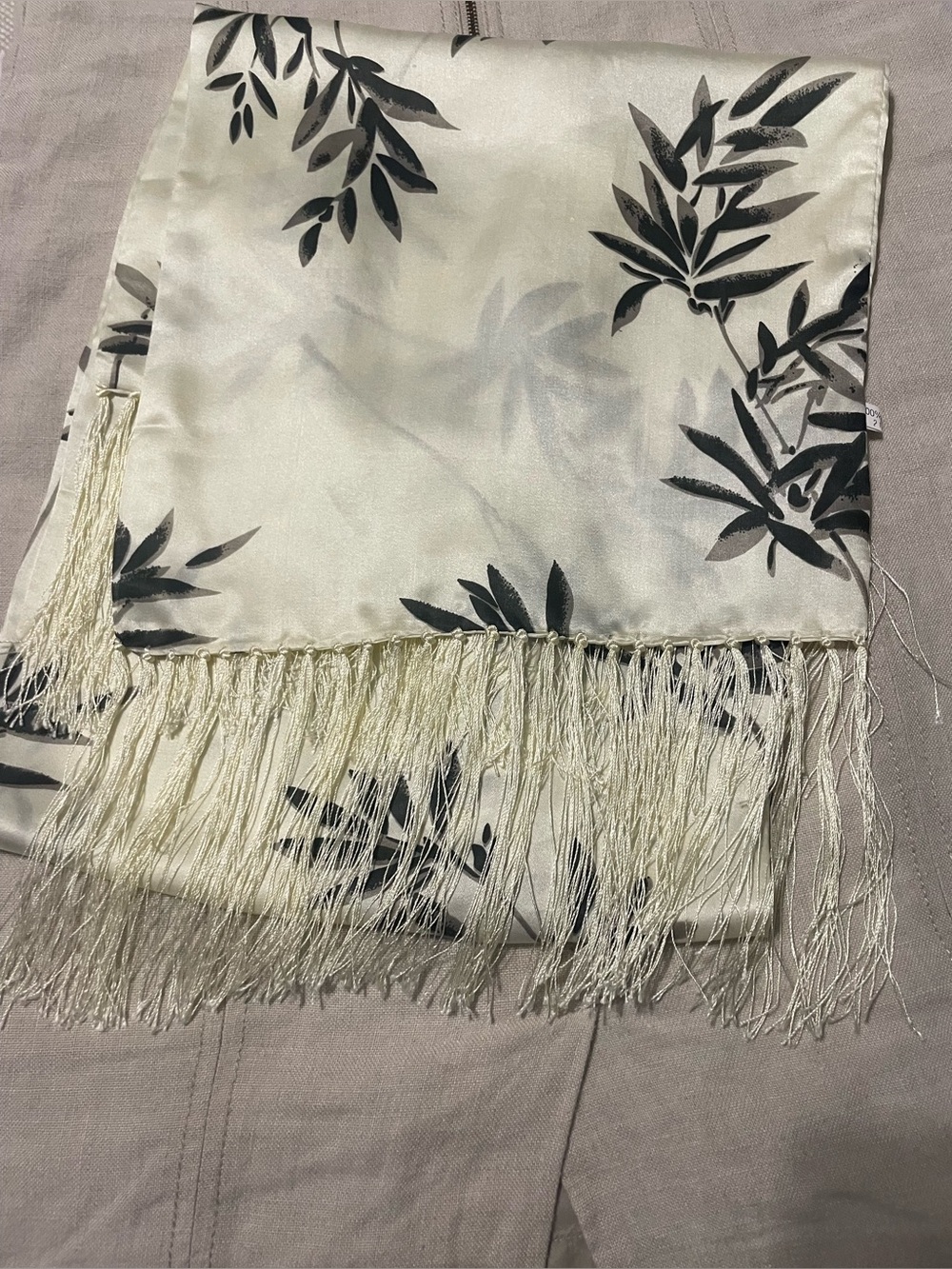 Vintage 100% Silk Bamboo Leaf Print Fringe Scarf Ivory Black Double Layered - Picture 5 of 6